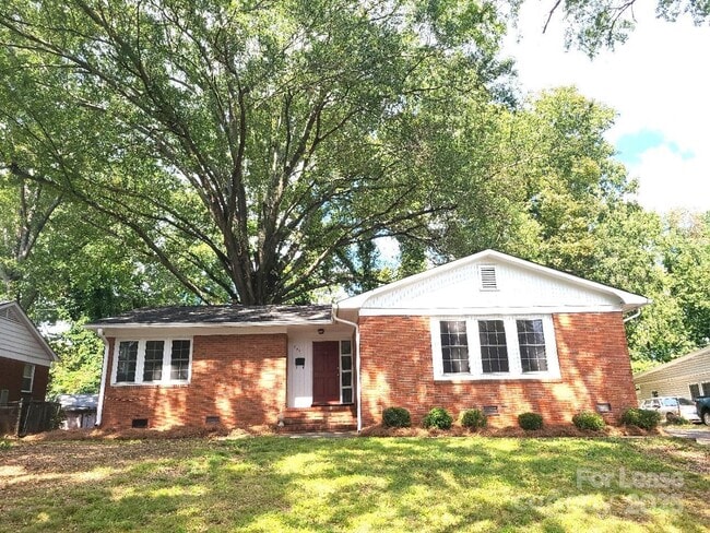 Building Photo - 5511 Wedgewood Dr Rental