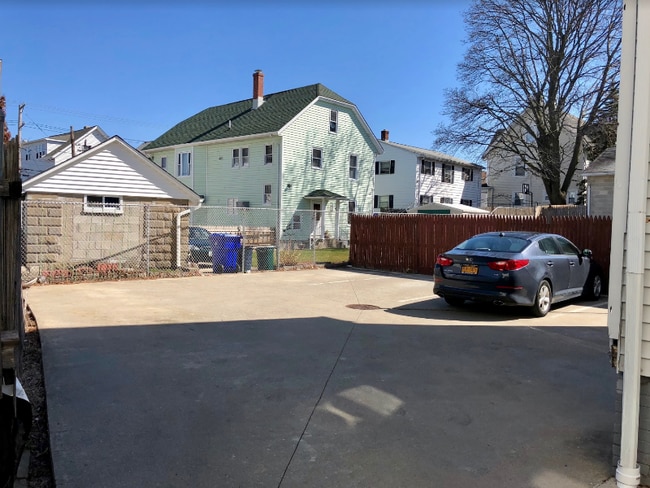 Photo - 22 Lawrence St Unit 2R