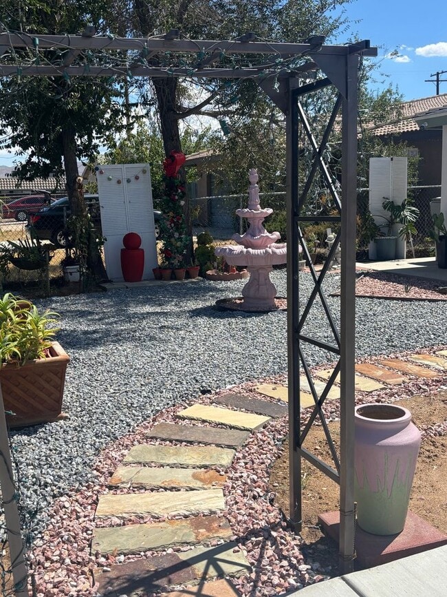 16525 Smoke Tree St Unidad Smoke Tree 1 (Main House)