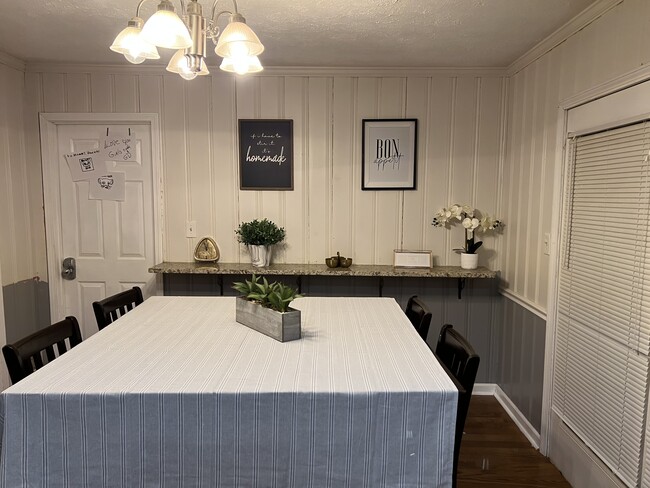 Shared Dining Room - 3330 Linda Dr