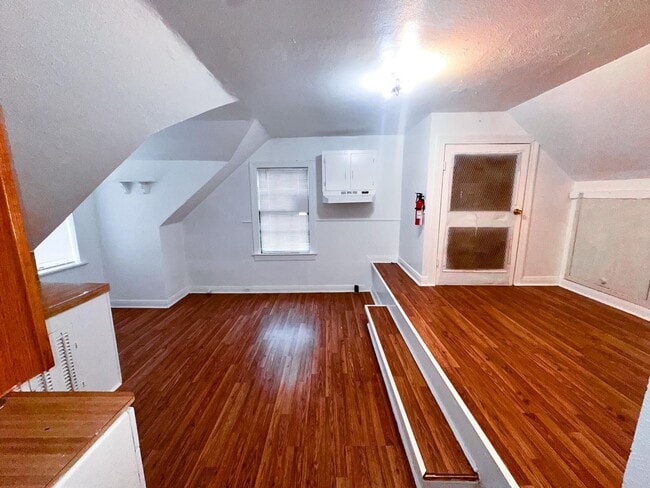 Photo - 1142 Lyle St Unidad 4