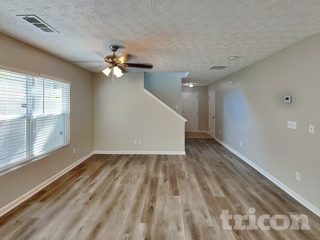 Photo - 186 Silver Fox Trail