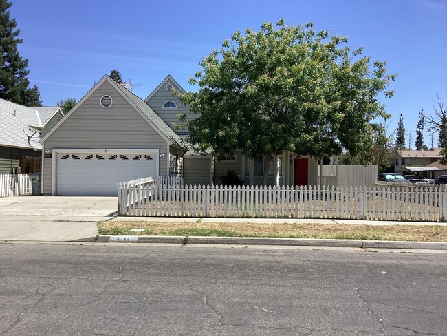 Building Photo - 4114 W Regency Ave