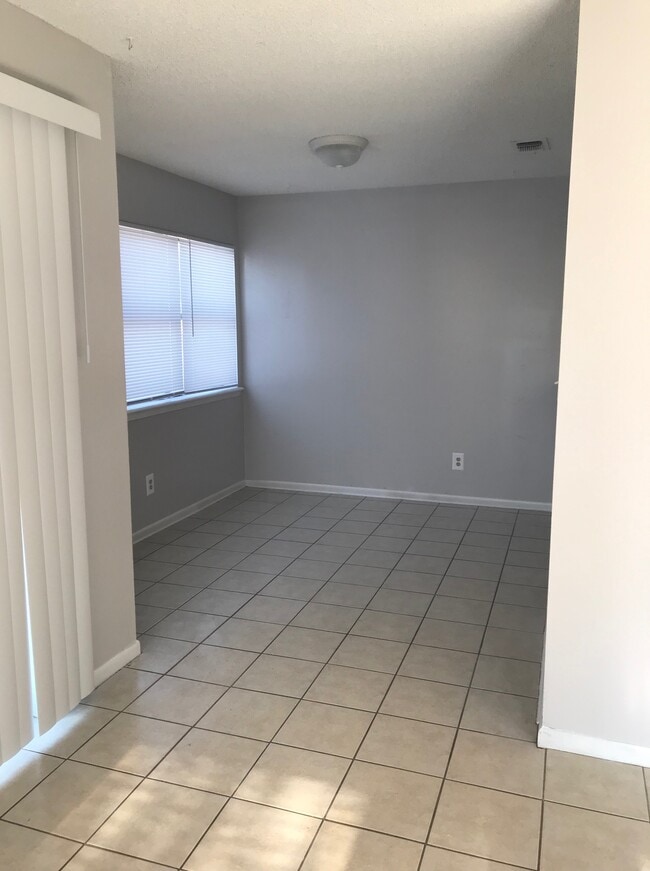 Shade Tree Apartment Homes