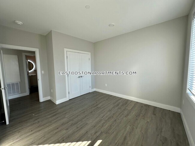 Photo - 656 Saratoga St Unidad 308