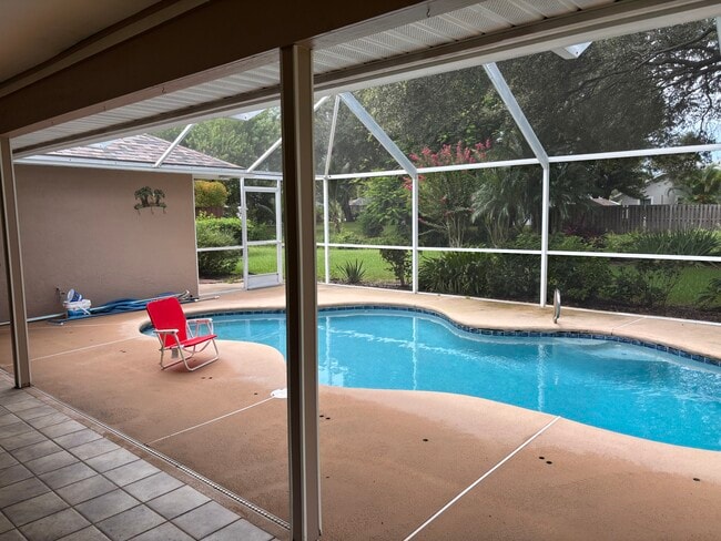 Screen in Pool Backyard - 720 Samuel Chase Ln Unit Mouse2mouse.com