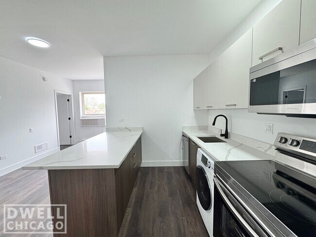 Photo - 1655 W Hollywood Ave