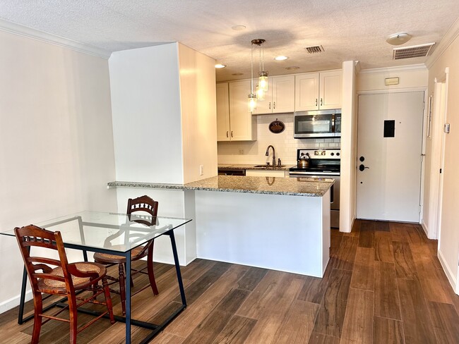 Building Photo - 1815 Robalo Dr Unit C201