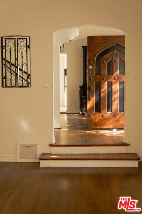 Photo - 2829 Beachwood Dr