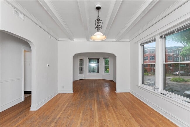 Photo - 1353 W Catalpa Ave
