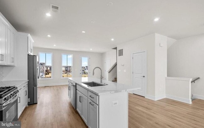 Photo - 127 Heyford Dr