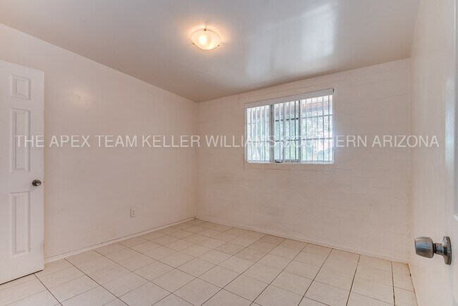 Photo - 3657 N Los Altos Ave