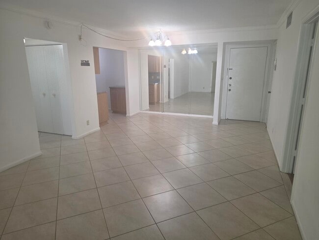 Photo - 959 SE 2nd Ave Unidad 214