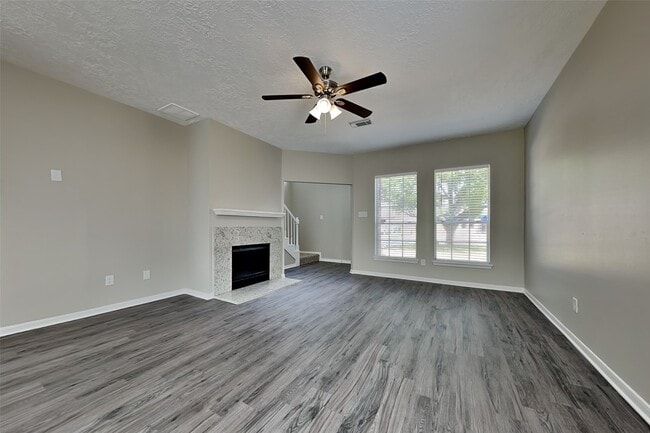 Photo - 25814 Richards Rd