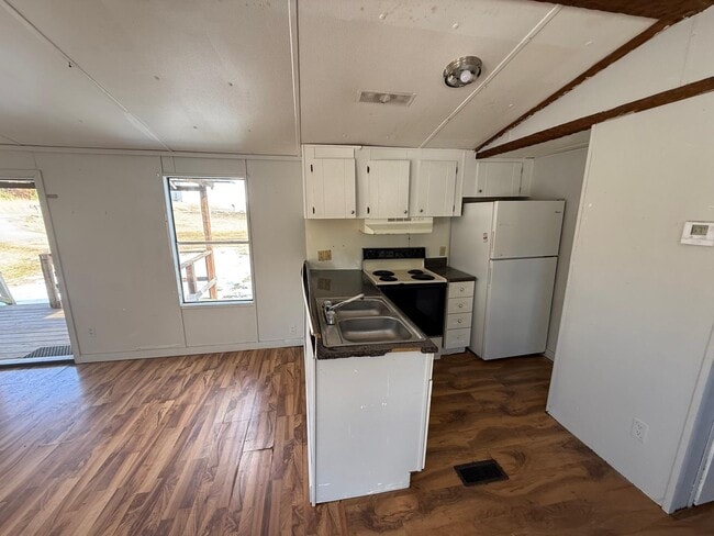 Photo - 725 Barren Hollow Rd