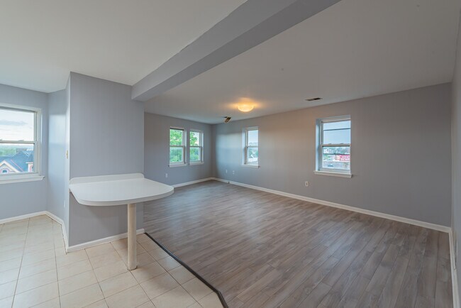 Photo - 5437 Penn Ave Unidad 3