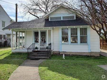 Building Photo - 921 W Oak St Rental