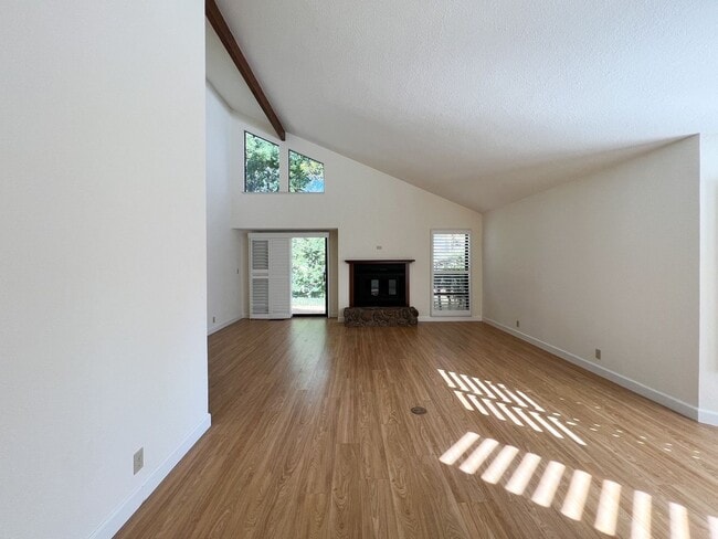 Photo - St. Helena – Spacious Two-Bedroom, Two-Bathroom Condo