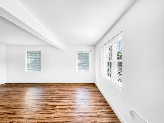 Entrance / Living Room