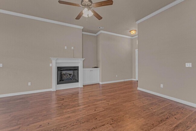 Photo - Beautiful 3-Bedroom Home with Open Layout & Fenced Backyard!