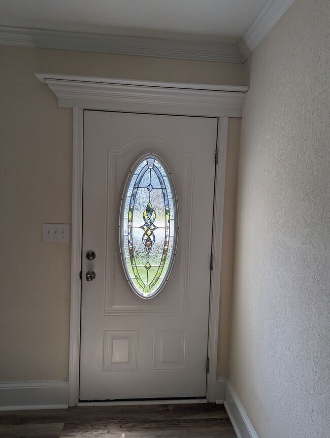 Photo - Colonial Heights