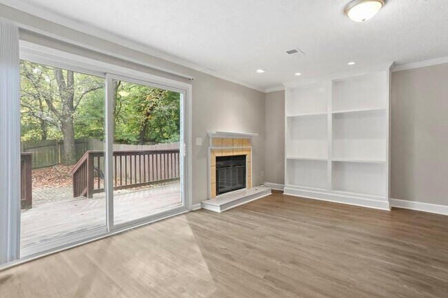 Photo - 1925 Shenandoah Valley Ln SE