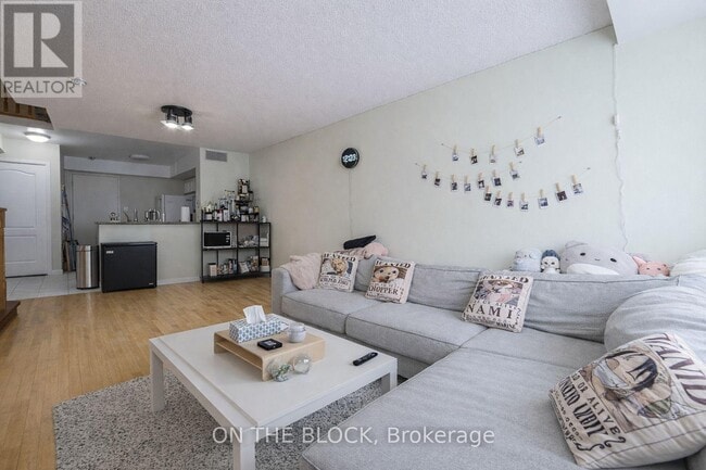 Photo - 28 Sommerset Way