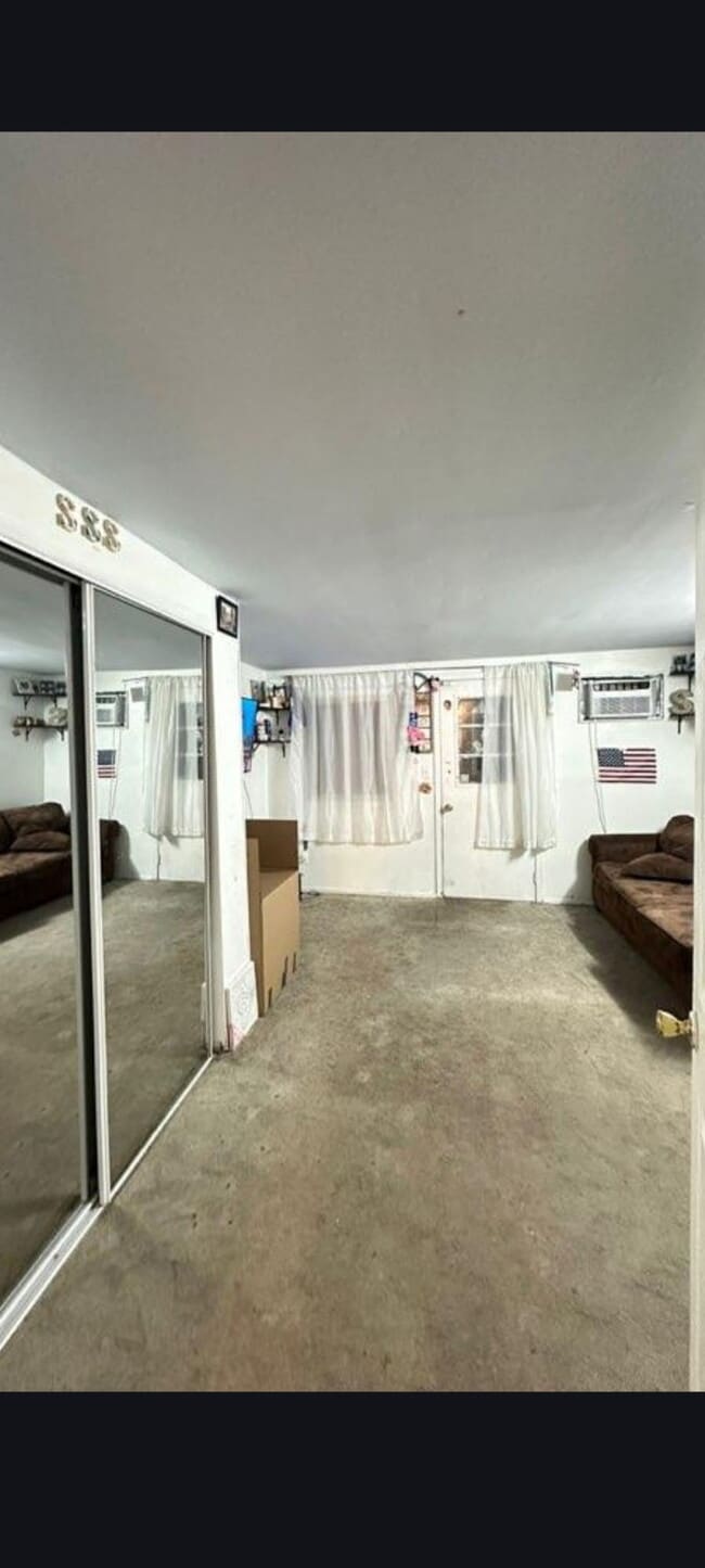 Photo - 7 Glenda Dr Unit 1