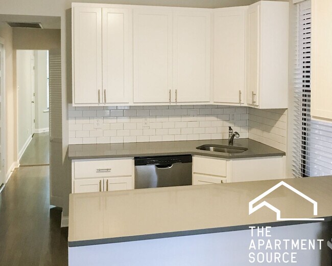 Photo - 2730 N Wayne Ave Unit 2