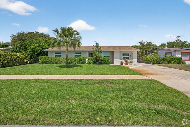Building Photo - 704 Juniper Dr Rental
