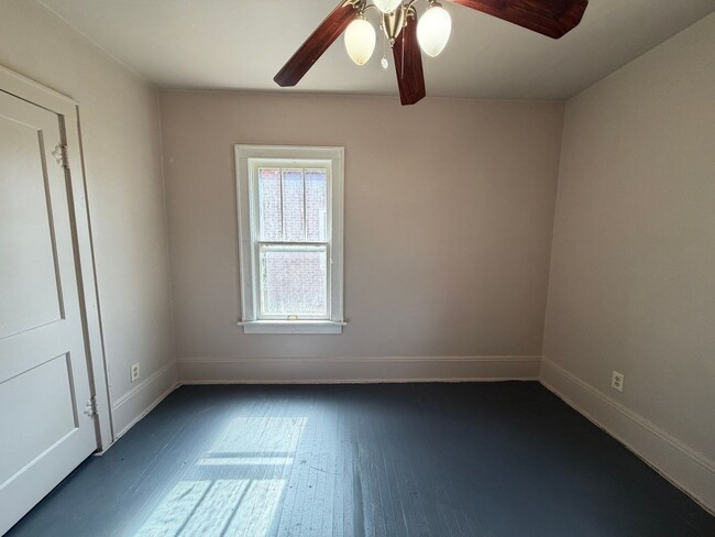 Photo - 868 Aberdeen St