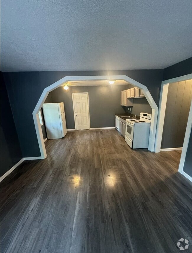 Building Photo - 917 Mays Rd Unit B Rental