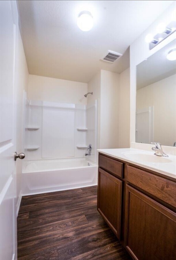 Photo - 212 Autumn Berry Ln