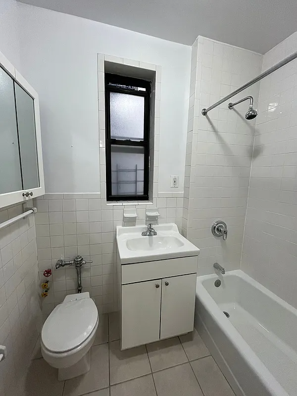 Photo - 622 W 137th St Apartment Unit 3