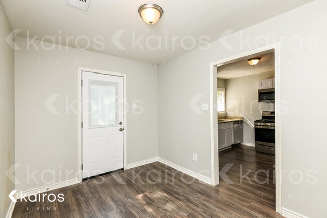 Photo - 301 NE 32nd St