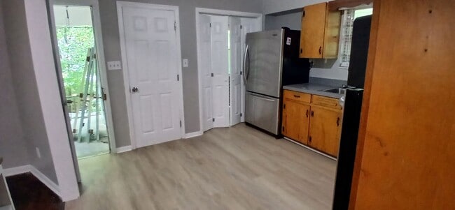 Photo - Charming 2 Bedroom Apartment in Cleveland, TN Unit Apt A