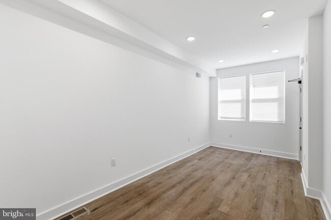 Building Photo - 2146 N Franklin St