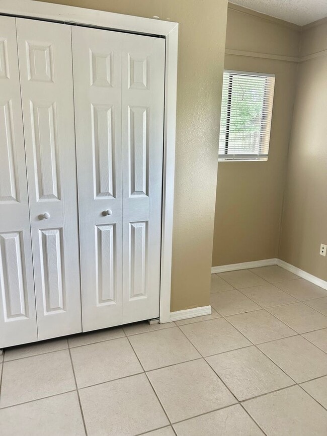 Photo - JUST LISTED -5 BEDROOM + BONUS ROOM - DELTONA NO PETS ALLOWED
