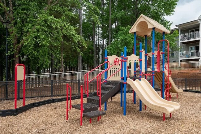 Photo - 401 Columbiana Dr