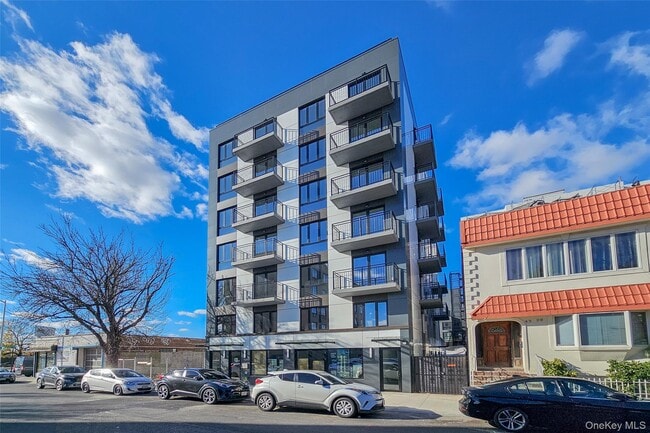 Building Photo - 43-34 53rd St Unit 2B