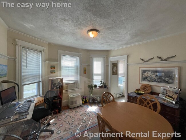 Photo - 11-15 Orrin St Unit #2 Unidad #2