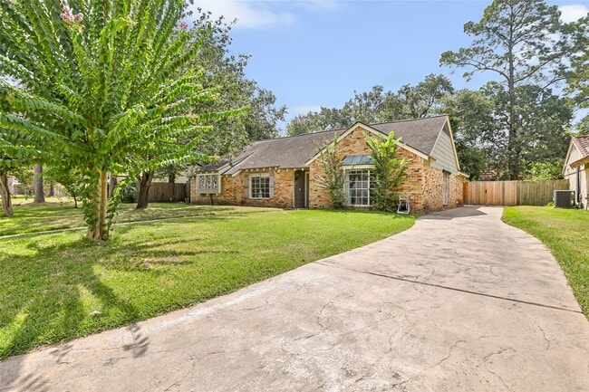 Photo - 211 W North Hill Dr