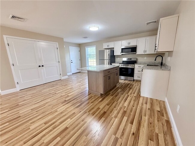 Photo - 280 Morgan Ave