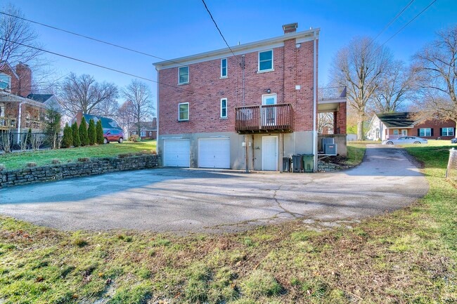 Photo - 114 Basswood Cir