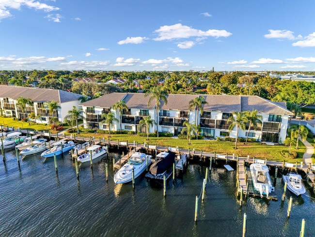Building Photo - 240 Captains Walk