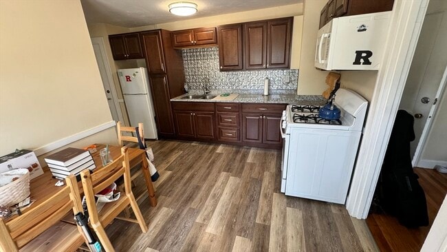 Photo - 31 Safford St Unit 3