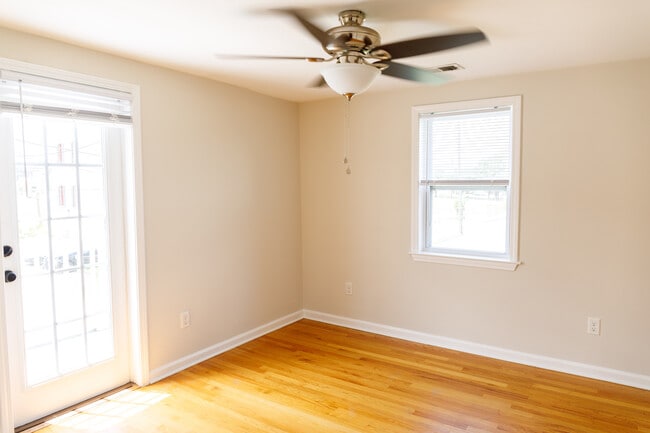 Building Photo - 116 America St Unit C