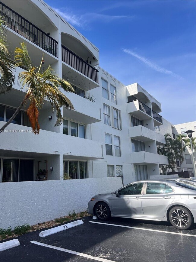 Photo - 2150 SW 16th Ave Unit 206