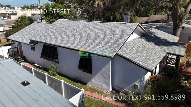 Photo - 2635 Arnold St