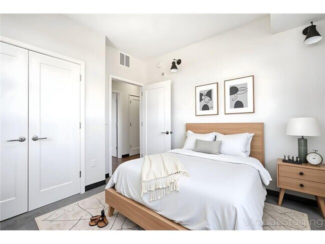 Photo - 2318 Jefferson St NE Unit 117